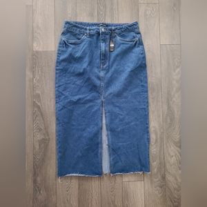 Bluenotes. Denim Pencil Skirt. SIZE XL. NEVER BEEN WORN. Tags still on